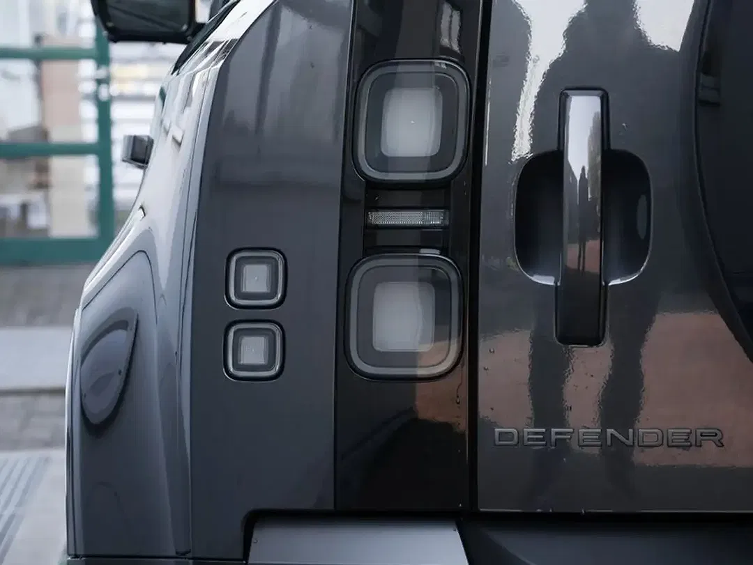 Land Rover Defender - Thumbnail 15