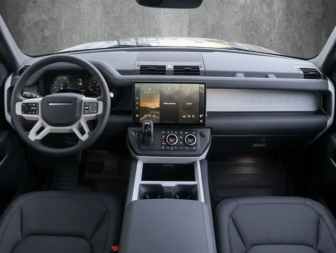 Land Rover Defender - Thumbnail 5