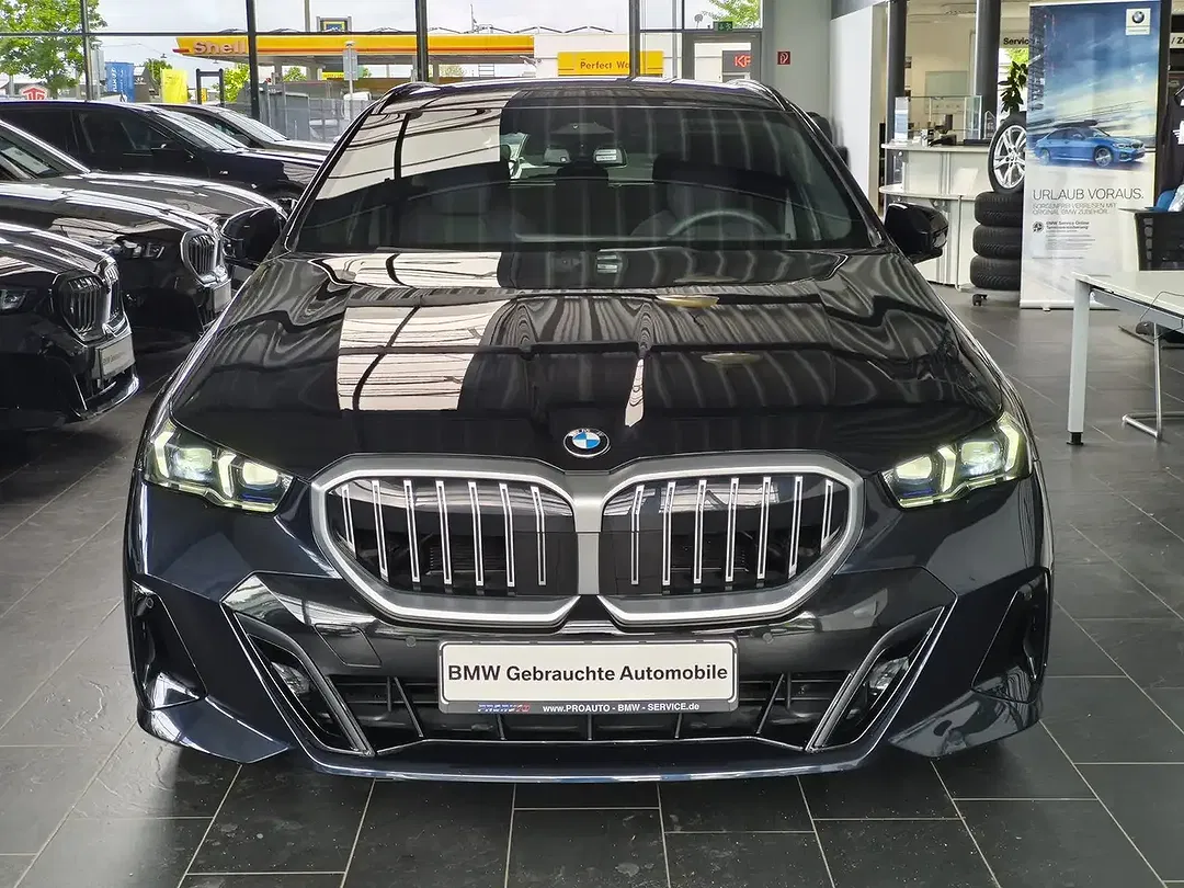BMW 520 - Thumbnail 2