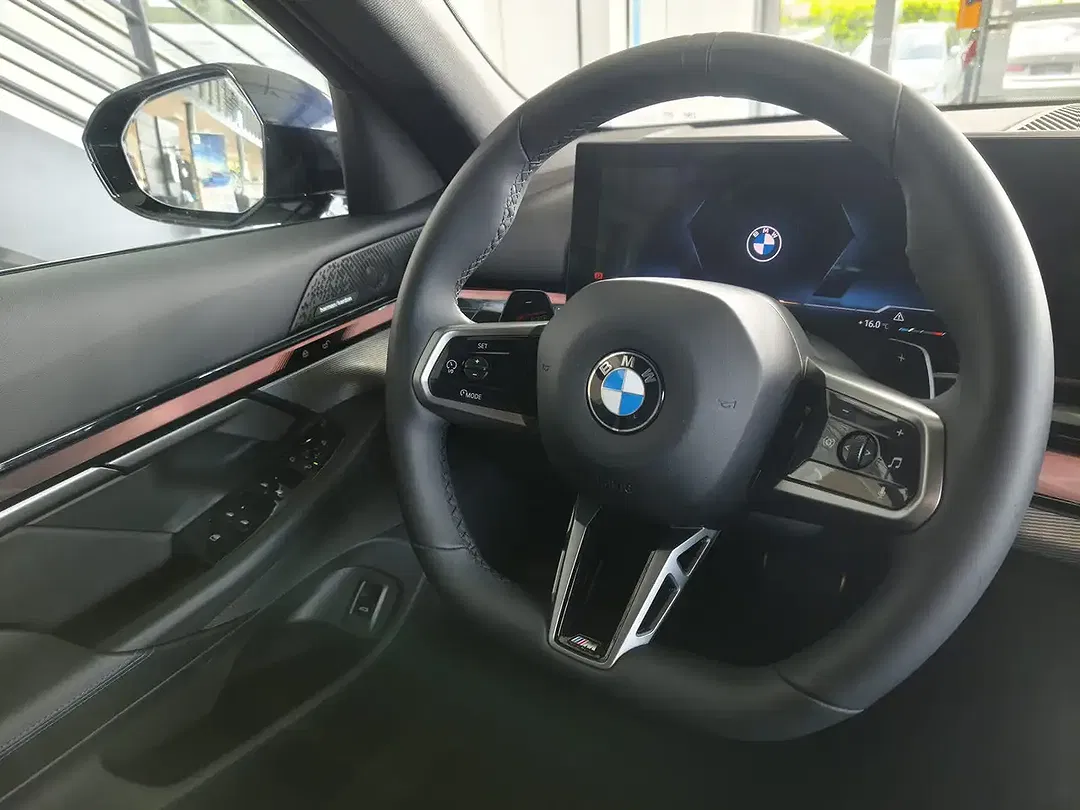 BMW 520 - Thumbnail 9