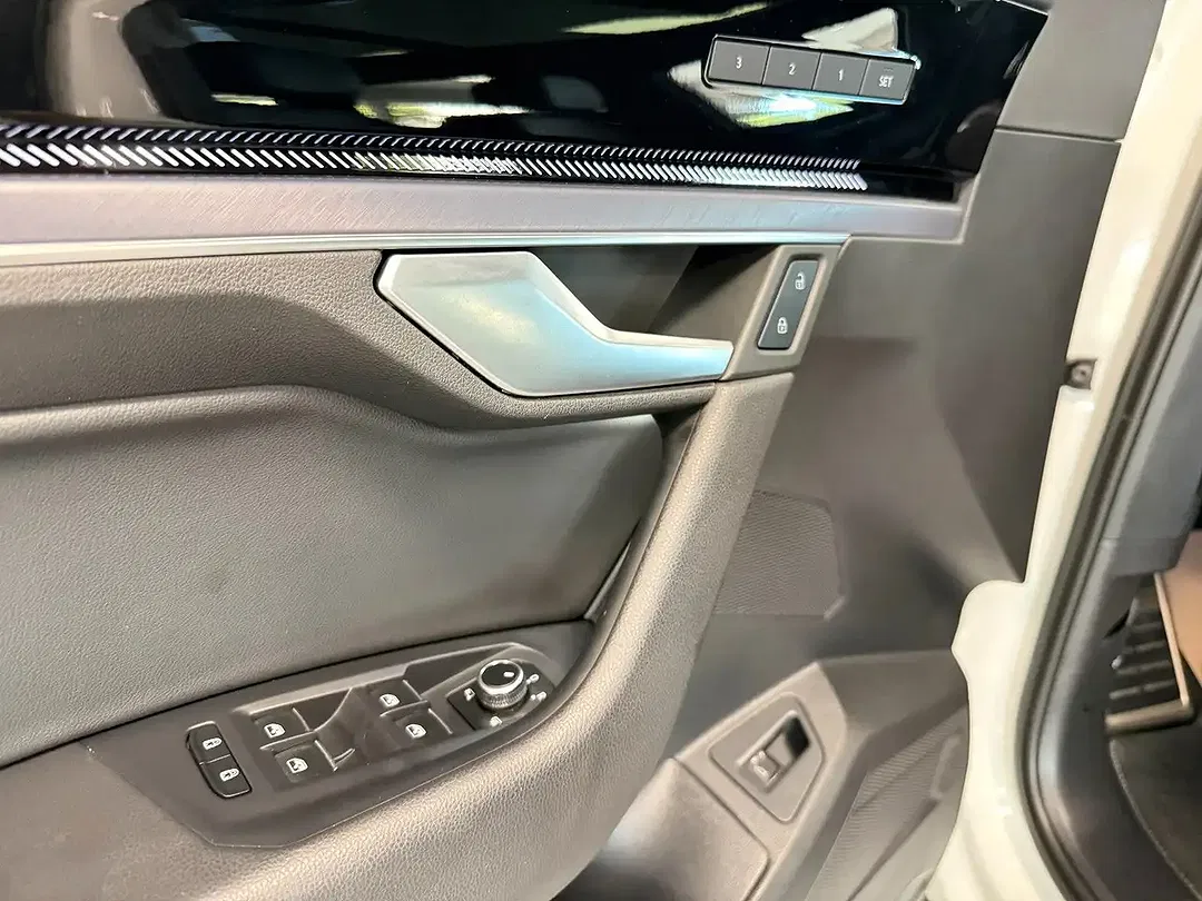 Volkswagen Touareg - Thumbnail 10