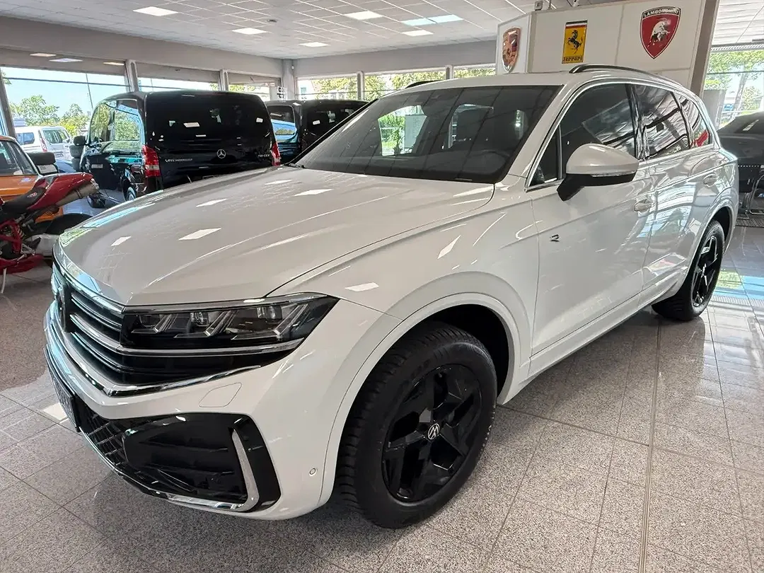 Volkswagen Touareg - Thumbnail 2