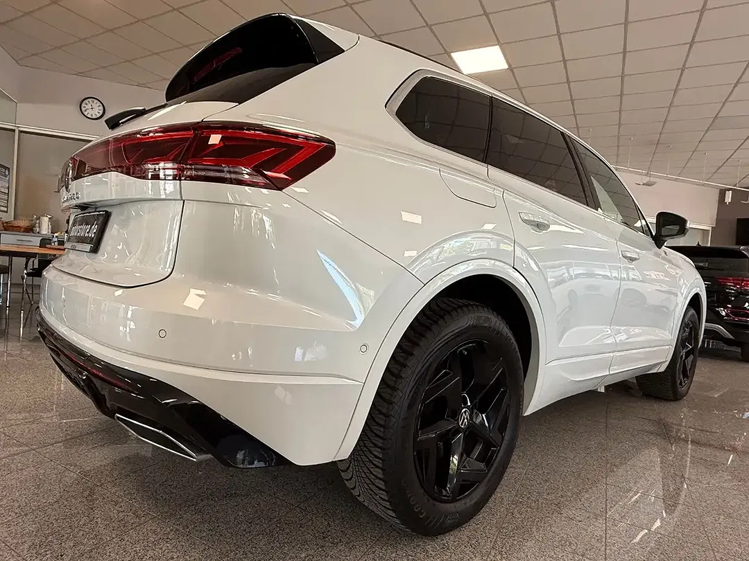 Volkswagen Touareg - Thumbnail 3