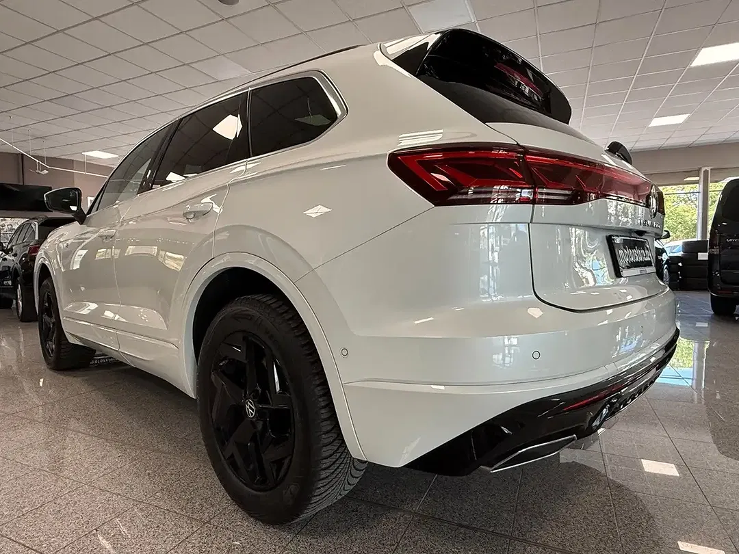 Volkswagen Touareg - Thumbnail 4