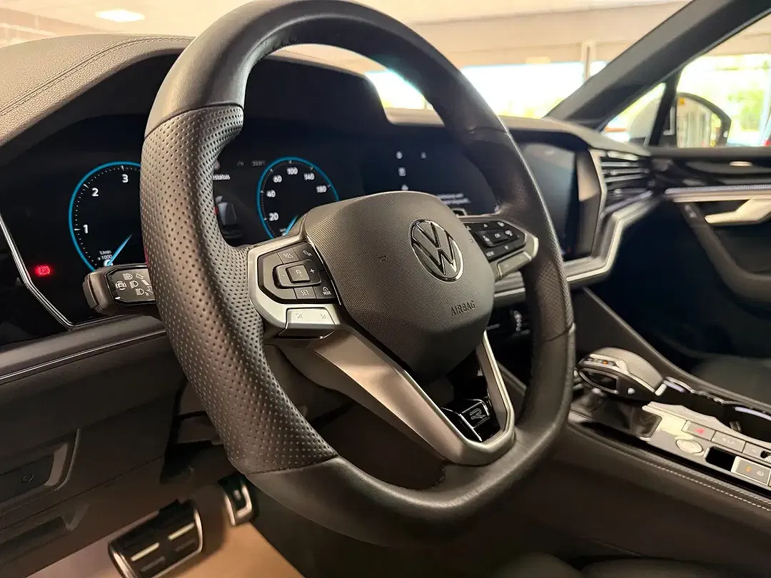 Volkswagen Touareg - Thumbnail 8