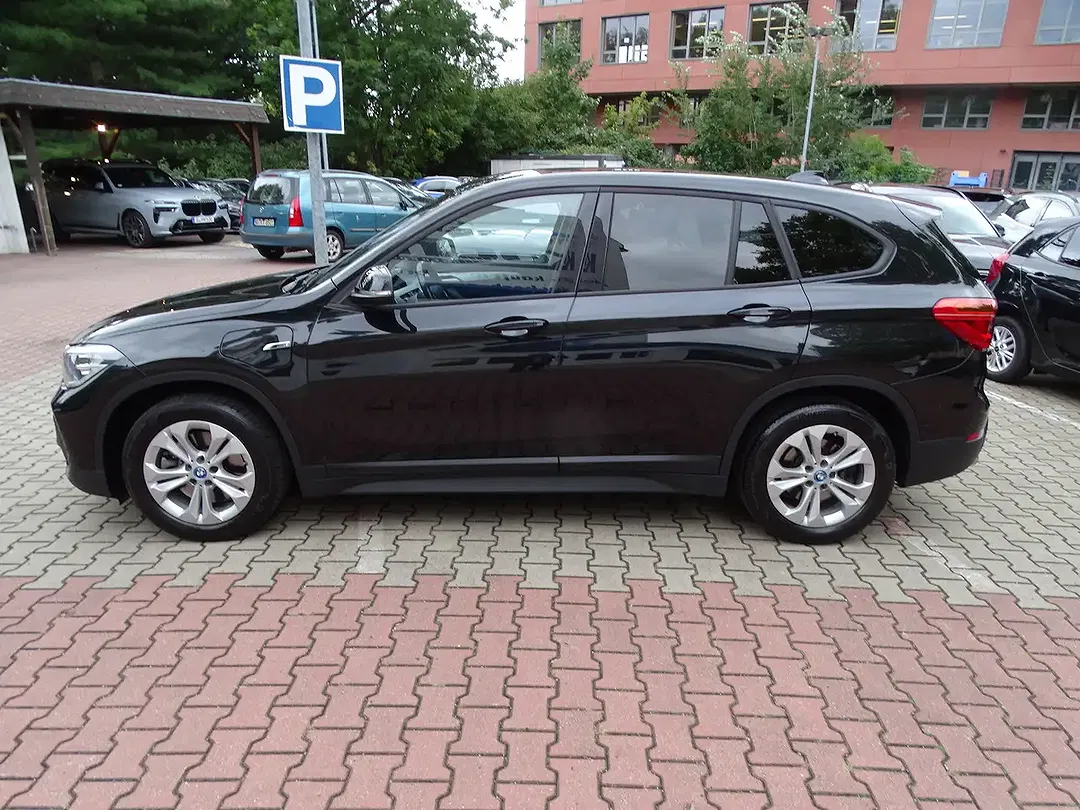 BMW X1 - Thumbnail 3