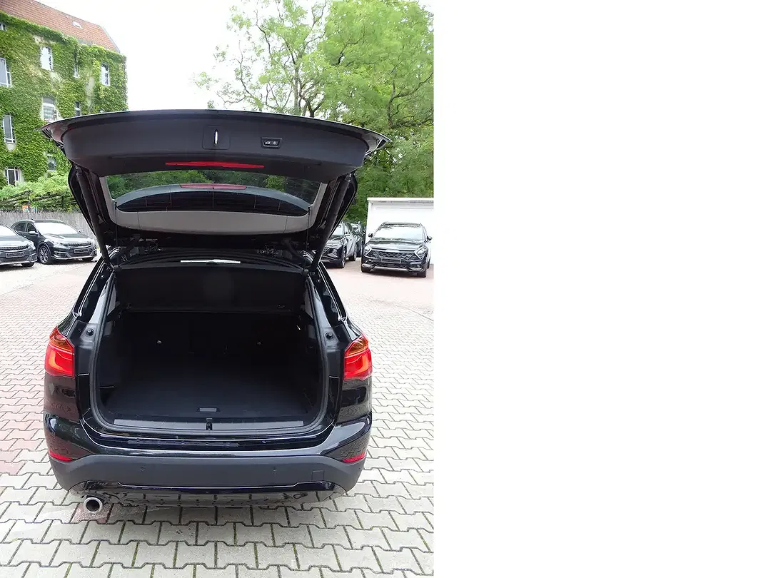 BMW X1 - Thumbnail 6