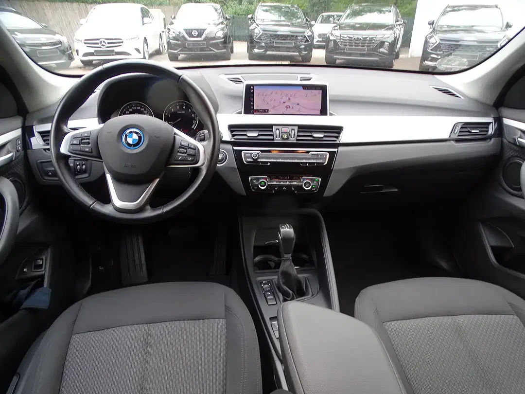 BMW X1 - Thumbnail 9