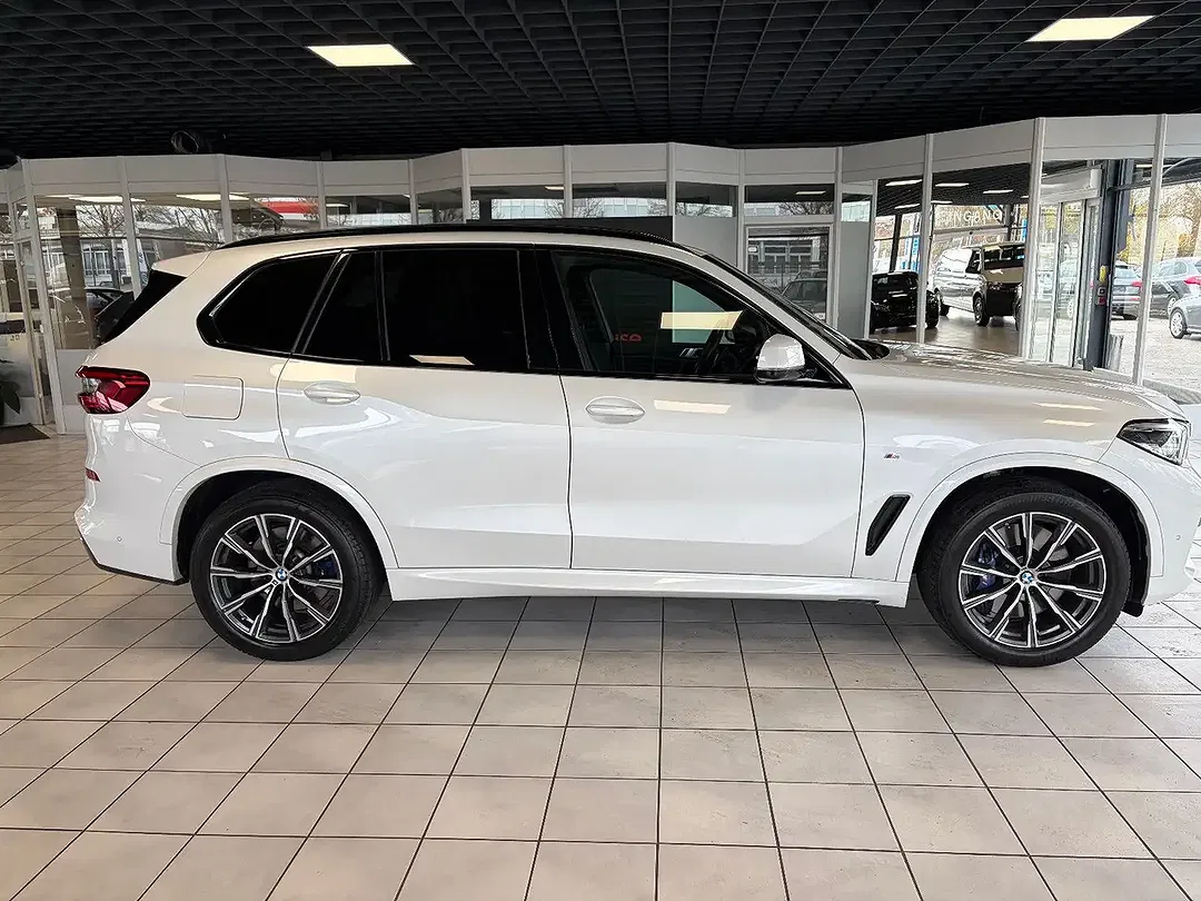 BMW X5 - Thumbnail 2