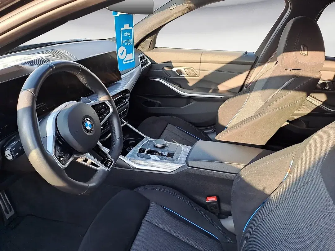 BMW 320 - Thumbnail 11