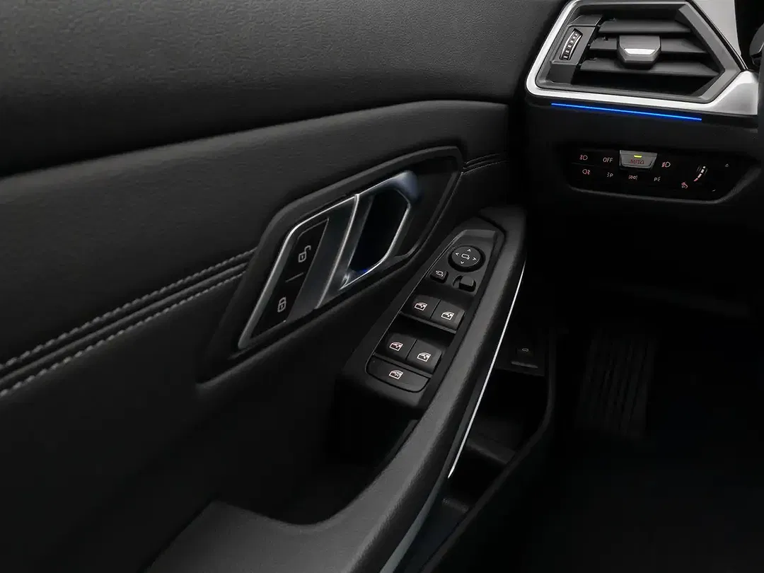 BMW 320 - Thumbnail 33