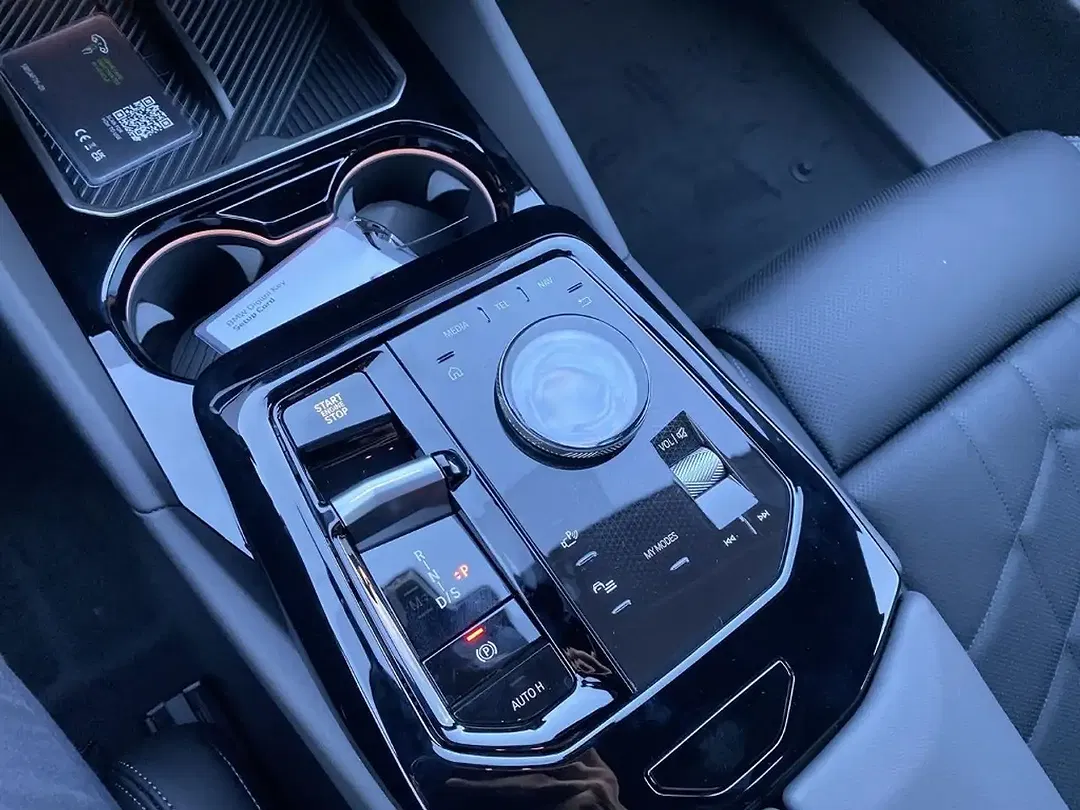 BMW 520 - Thumbnail 13