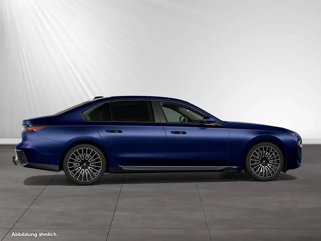 BMW 750 - Thumbnail 11