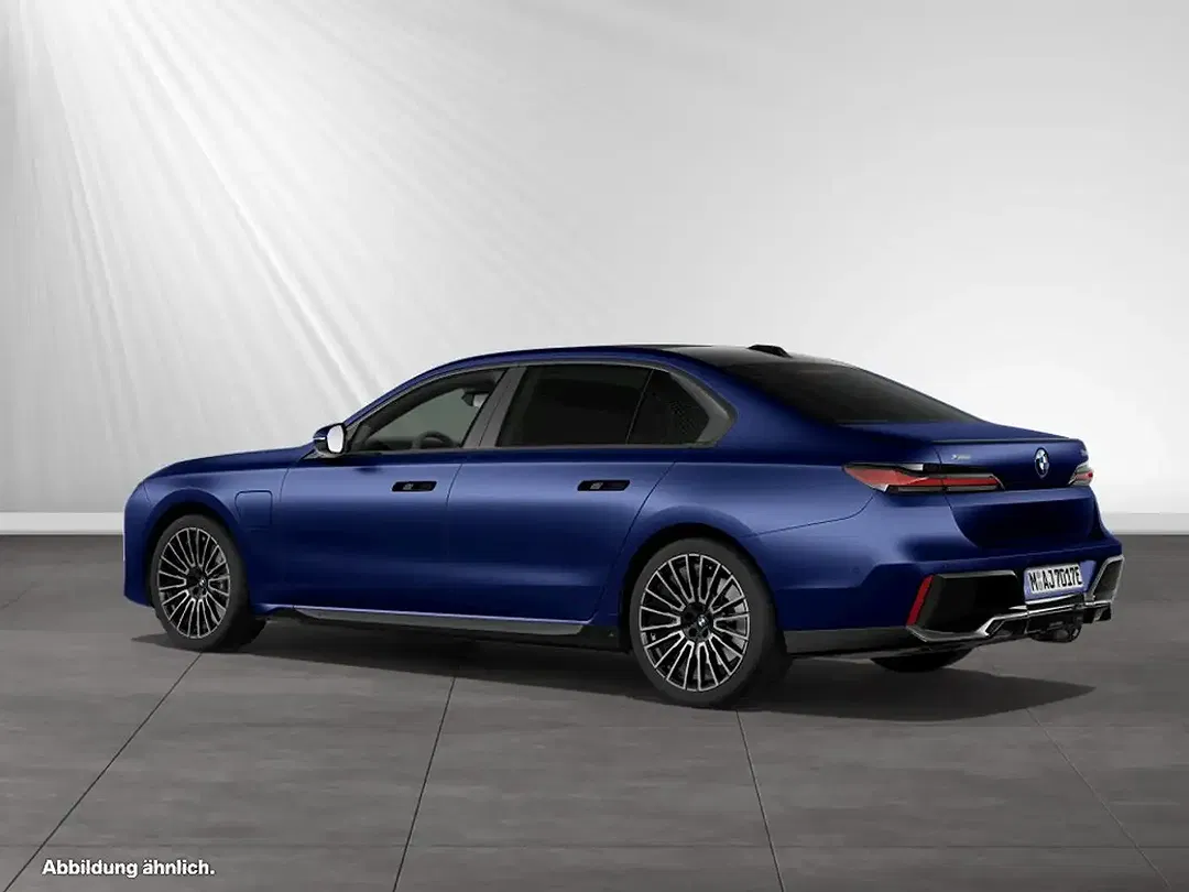 BMW 750 - Thumbnail 8