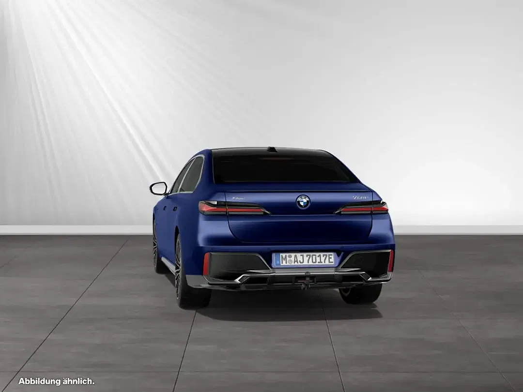 BMW 750 - Thumbnail 9