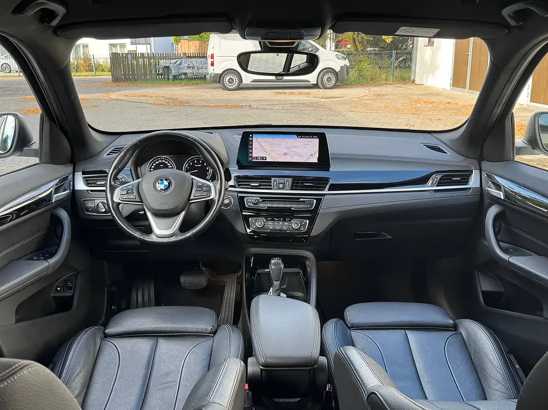 BMW X1 - Thumbnail 2