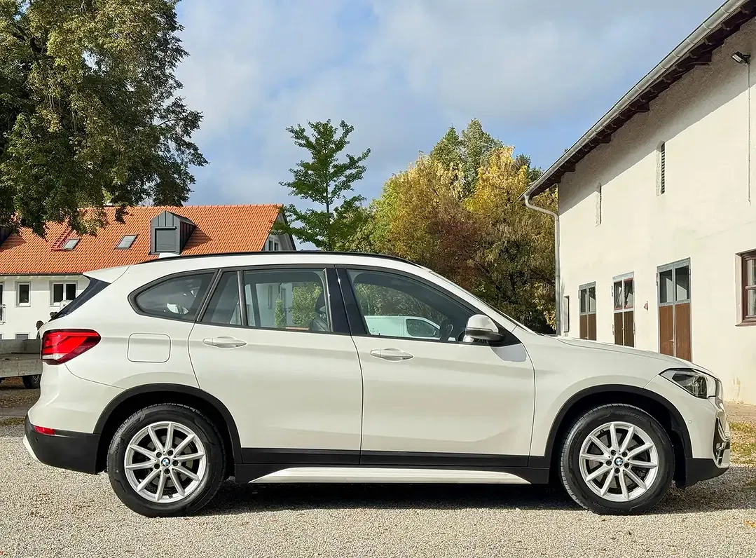 BMW X1 - Thumbnail 6