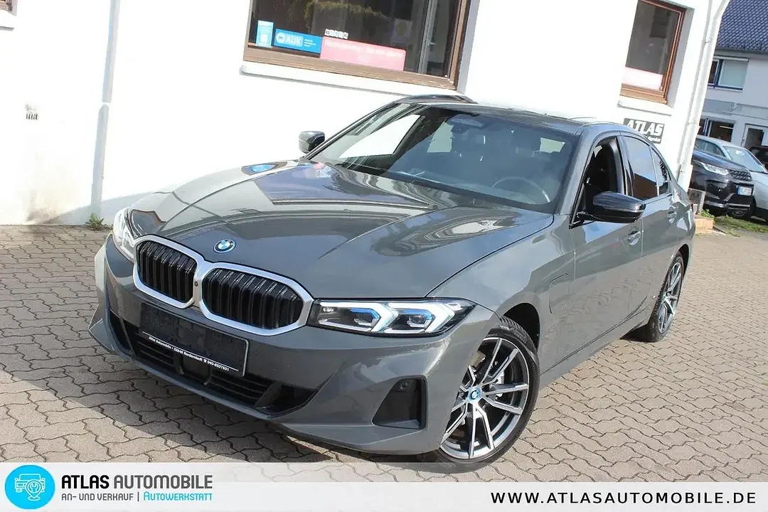 BMW 320 - Thumbnail 1