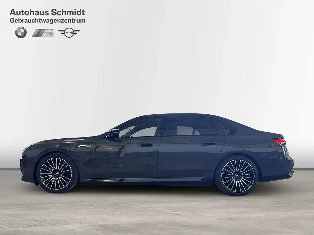BMW 760 - Thumbnail 2
