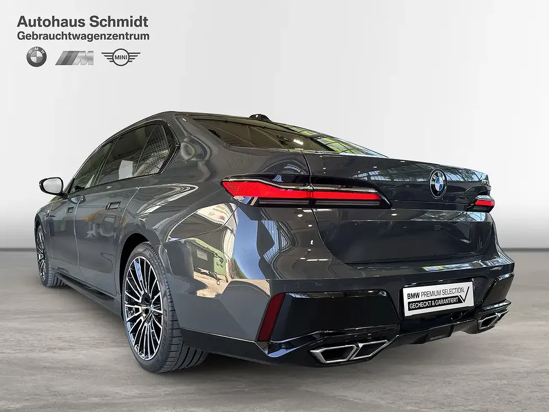 BMW 760 - Thumbnail 3