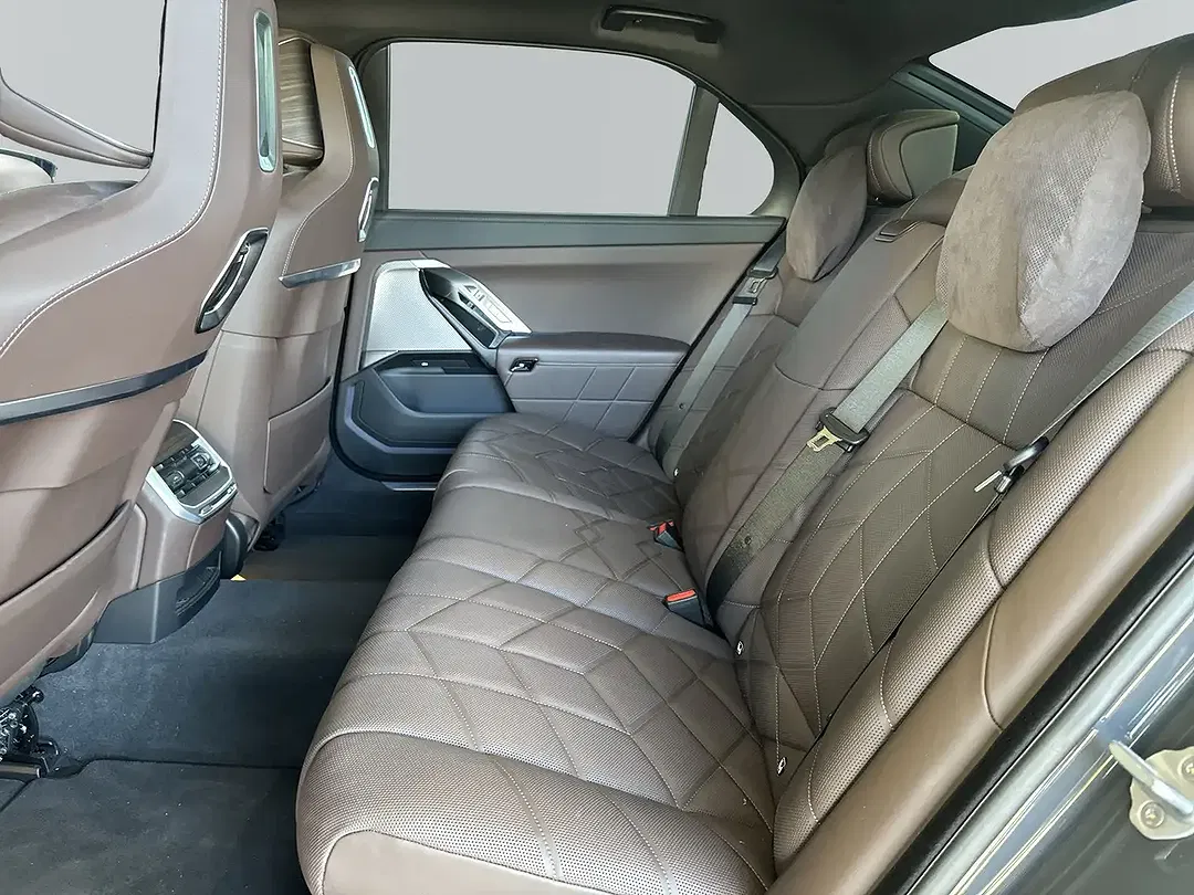 BMW 760 - Thumbnail 9