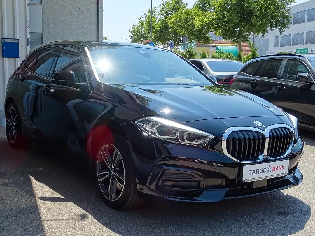 BMW 118 - Thumbnail 1