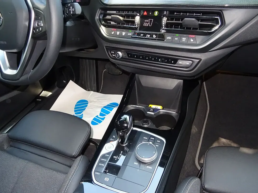 BMW 118 - Thumbnail 9