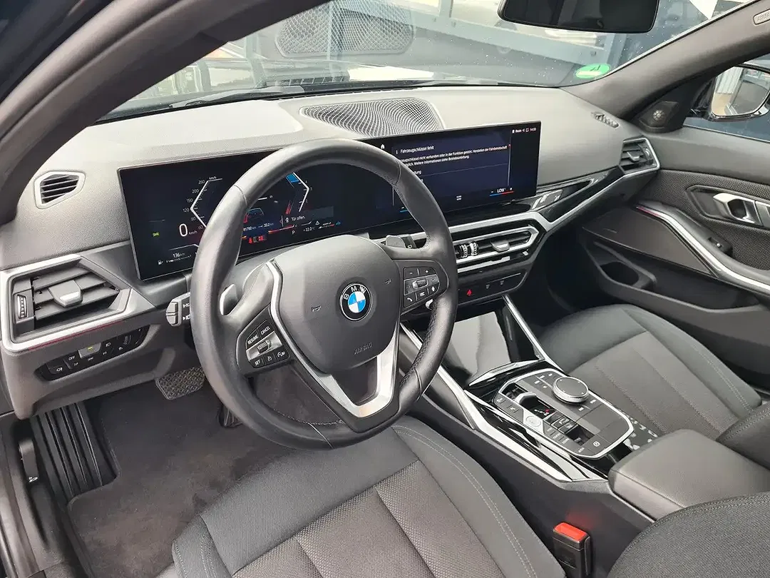 BMW 320 - Thumbnail 10
