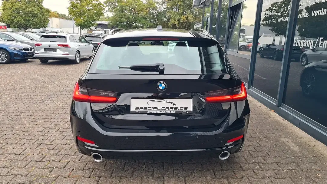 BMW 320 - Thumbnail 6