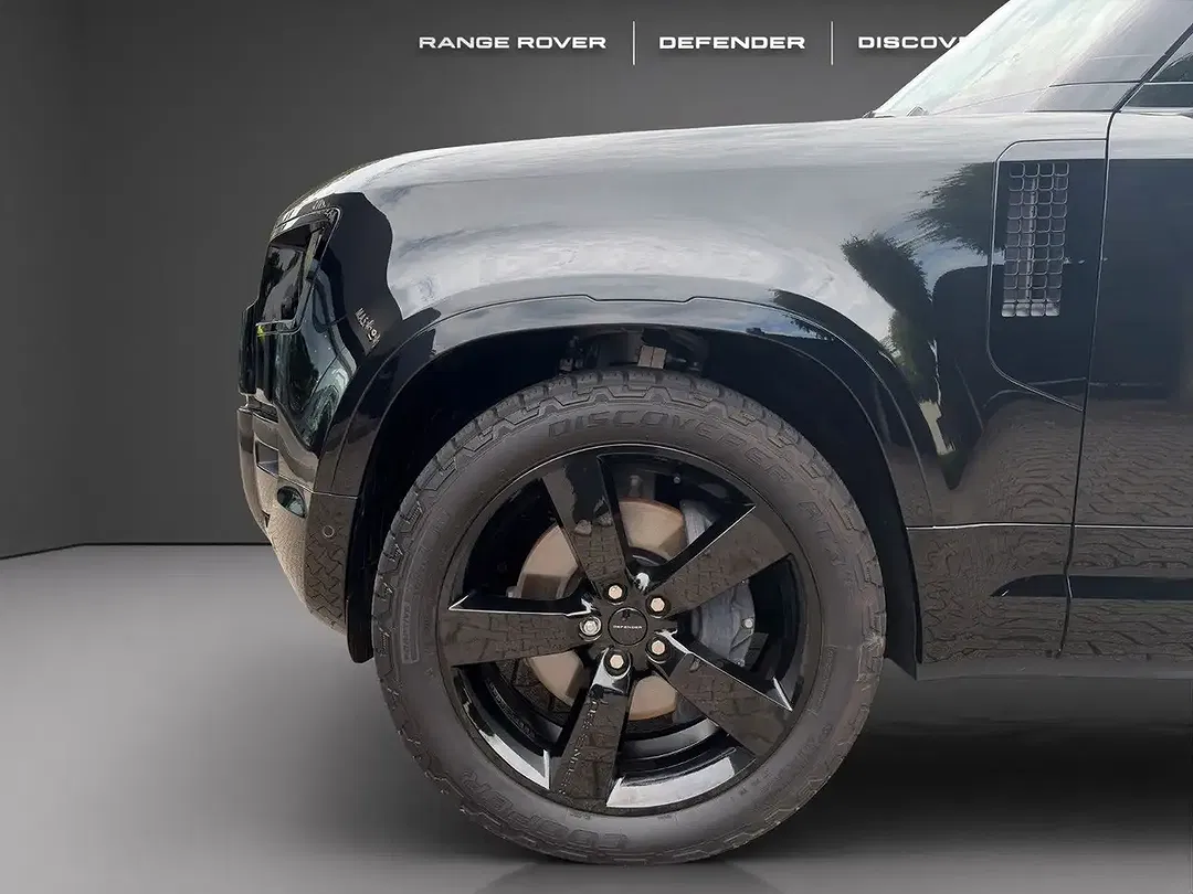 Land Rover Defender - Thumbnail 10
