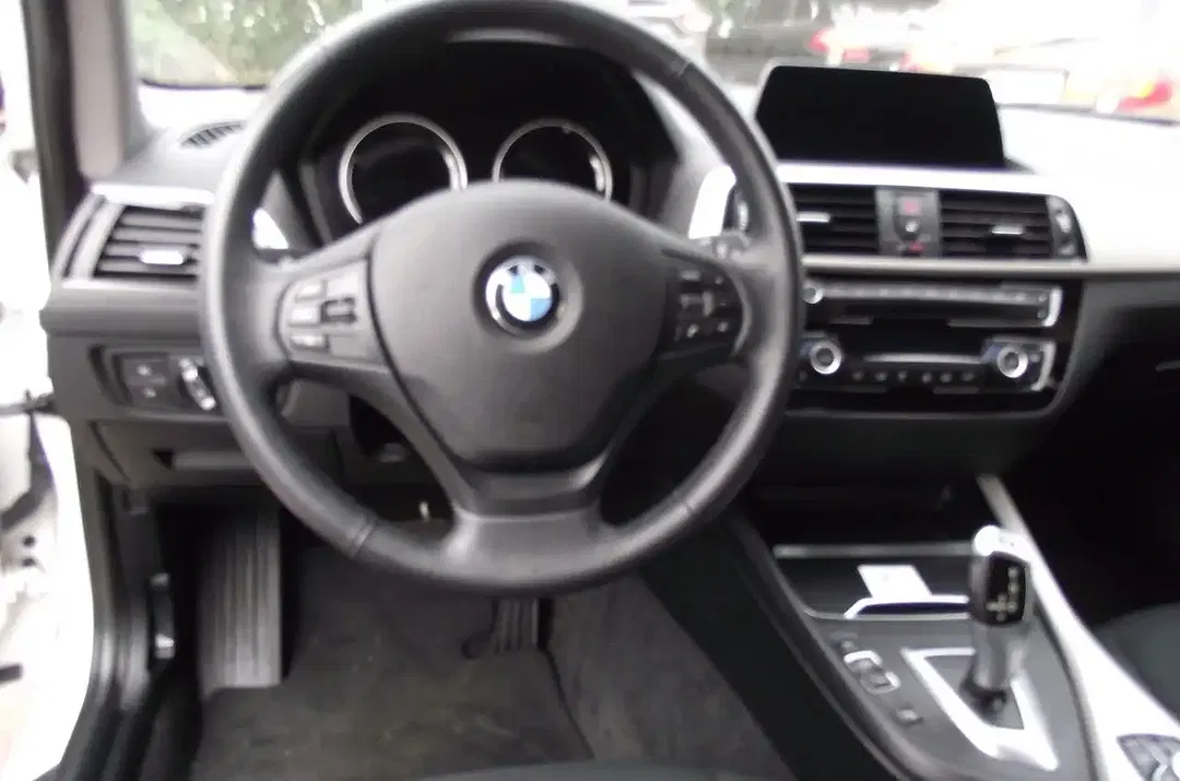 BMW 118 - Thumbnail 9