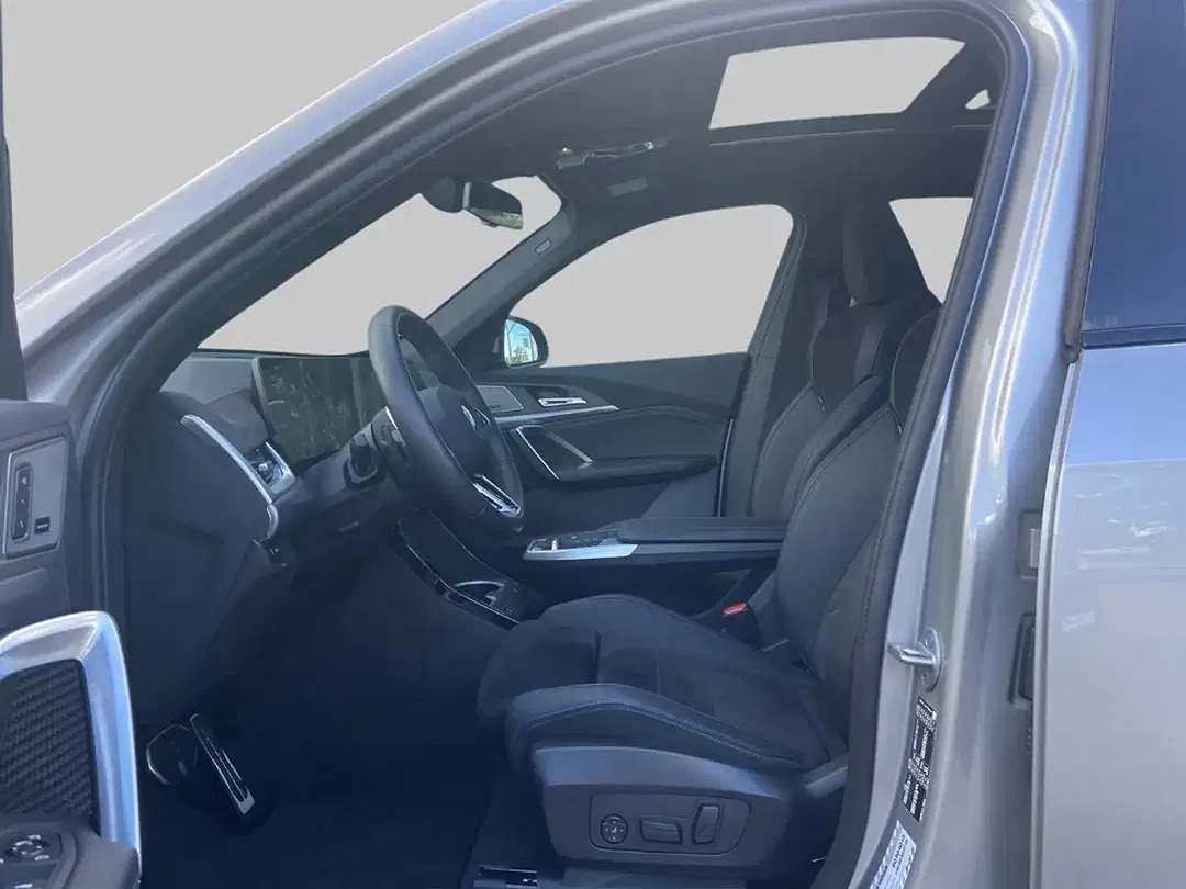 BMW X1 - Thumbnail 9