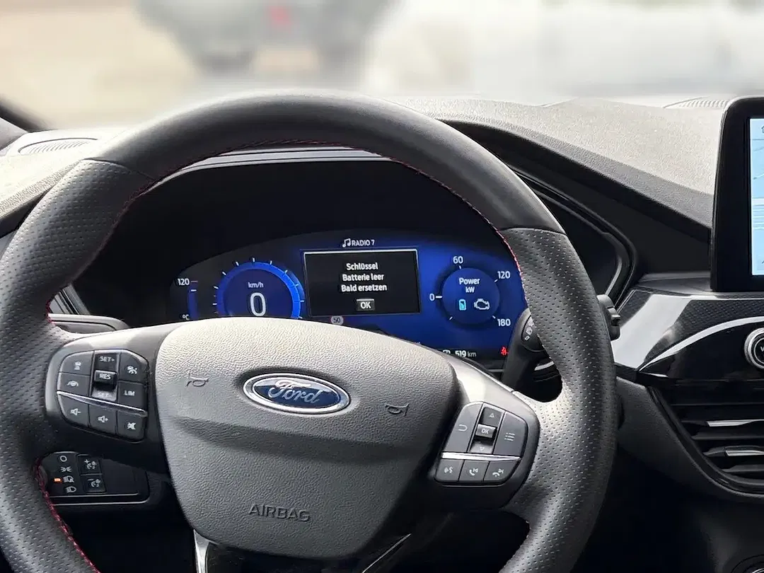 Ford Kuga - Thumbnail 11