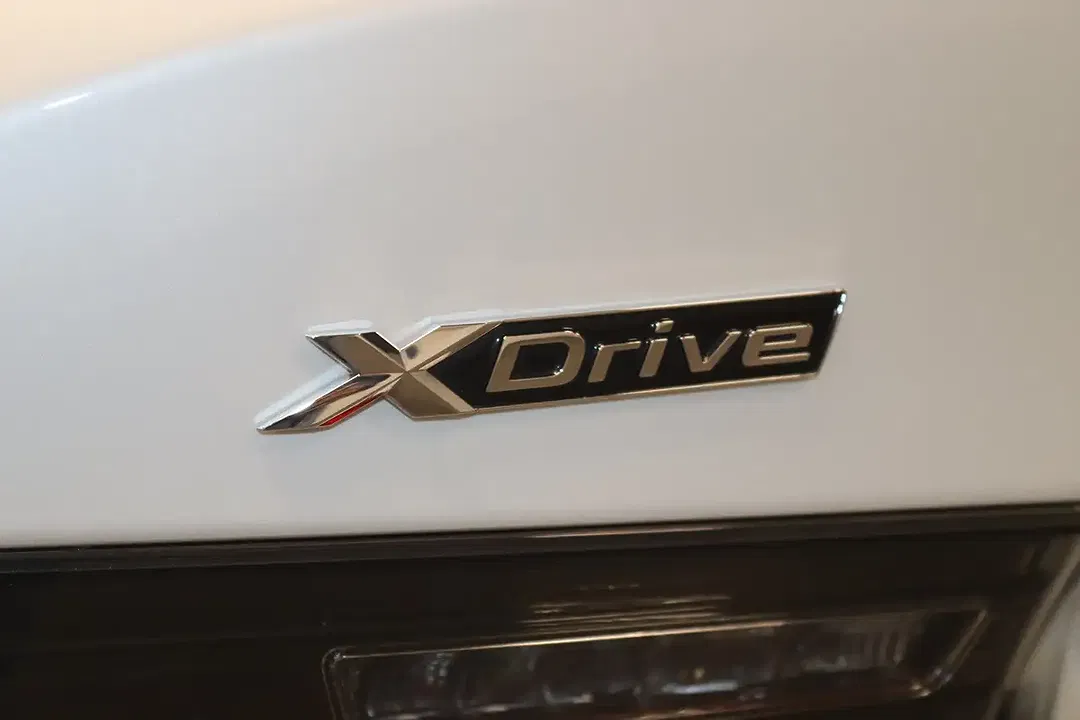 BMW 330 - Thumbnail 8