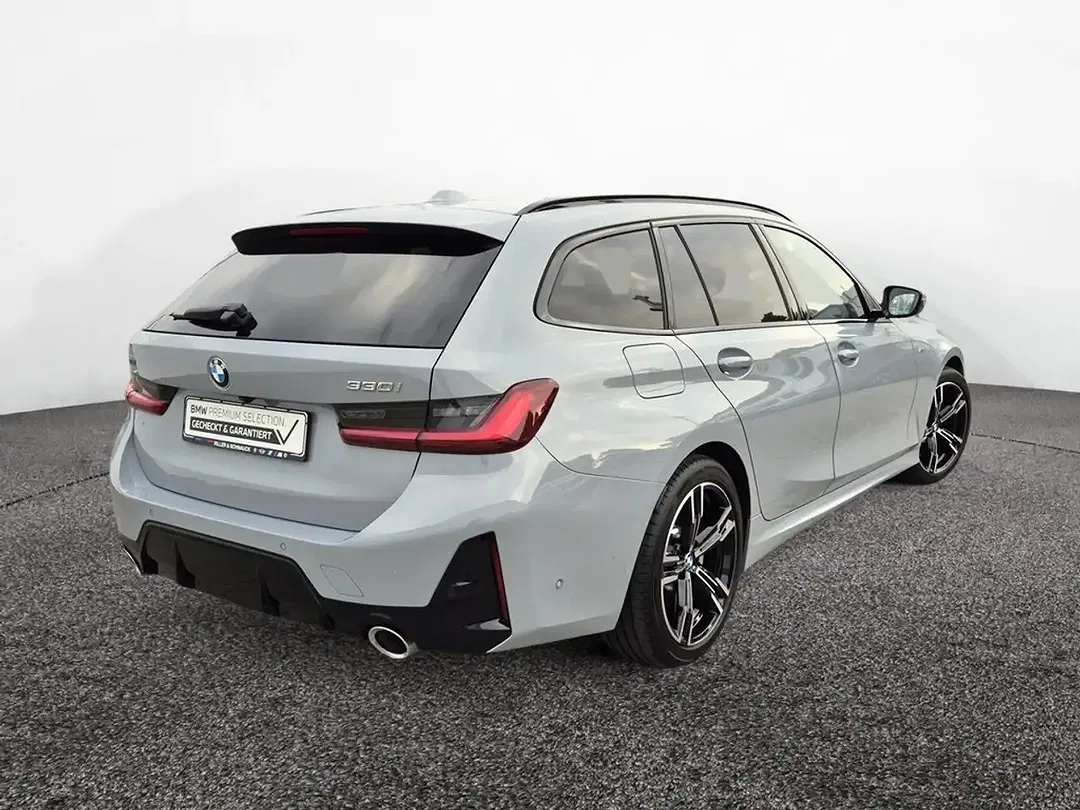 BMW 330 - Thumbnail 5