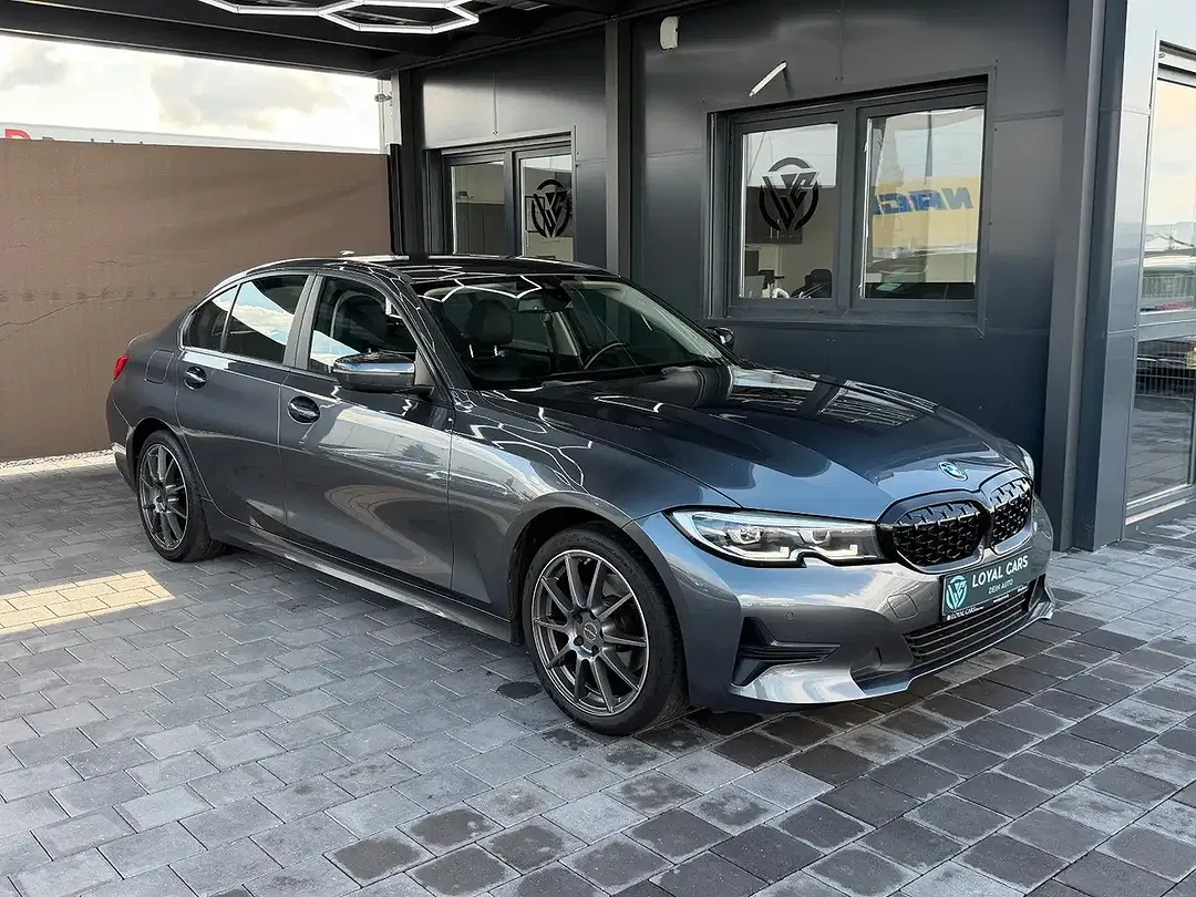 BMW 320 - Thumbnail 7
