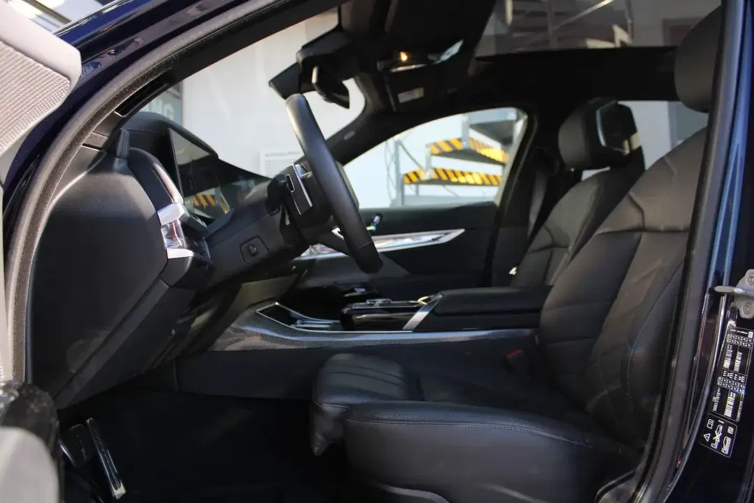 BMW 740 - Thumbnail 10