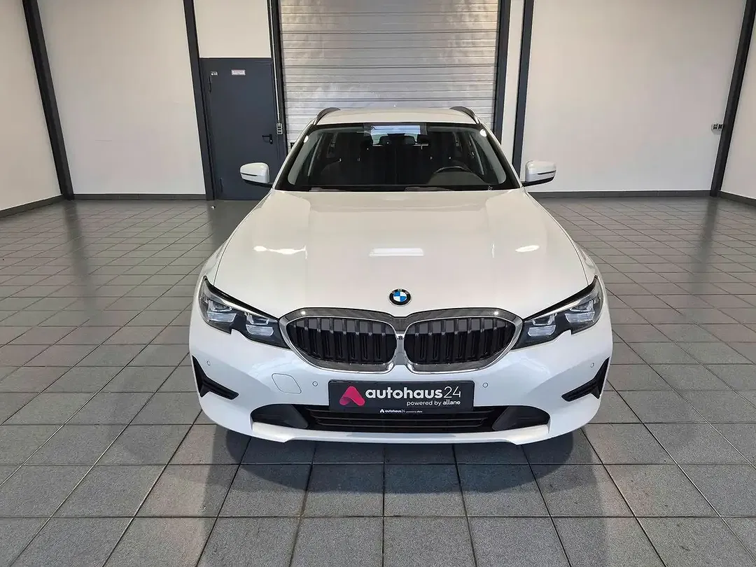 BMW 318 - Thumbnail 2