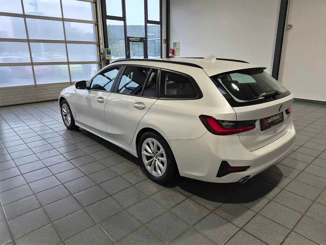 BMW 318 - Thumbnail 4