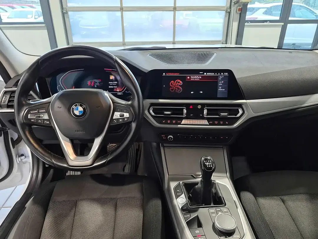 BMW 318 - Thumbnail 9