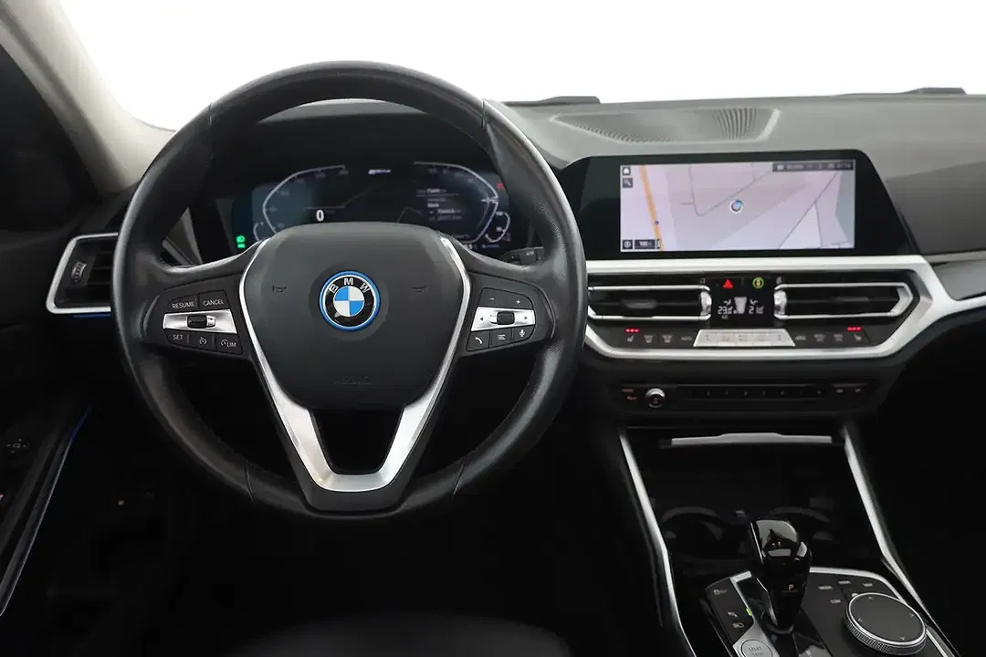 BMW 330 - Thumbnail 10