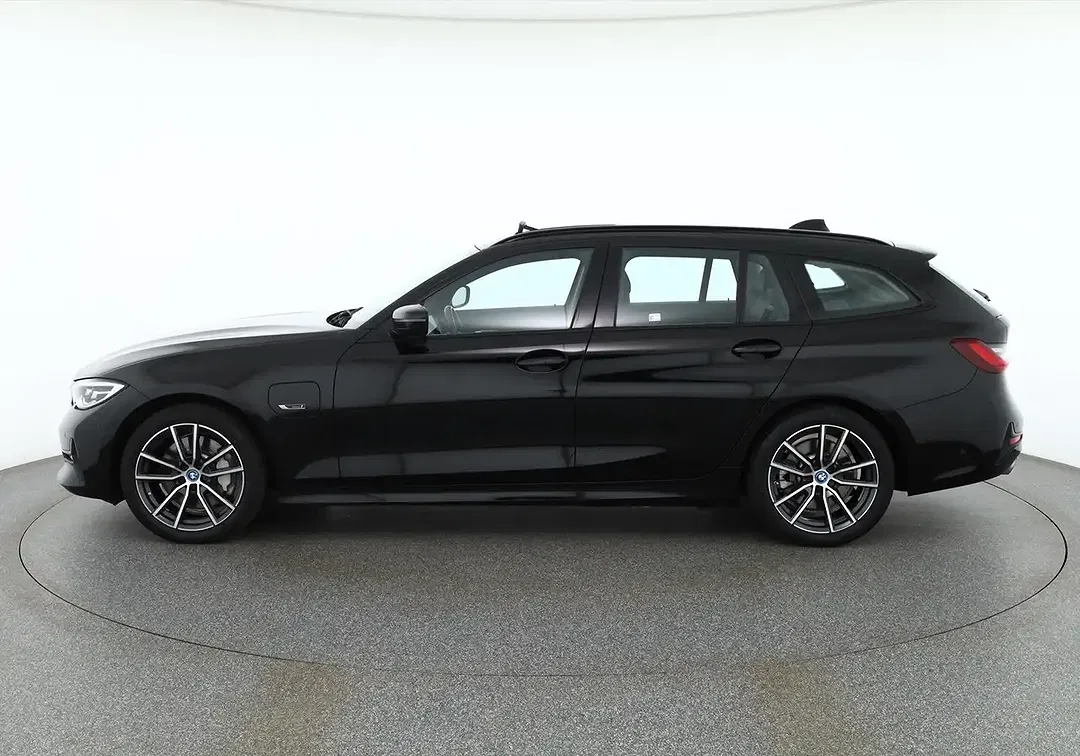 BMW 330 - Thumbnail 2