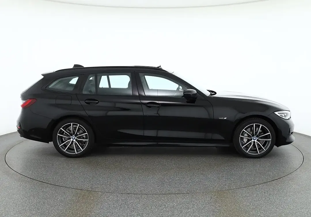 BMW 330 - Thumbnail 6