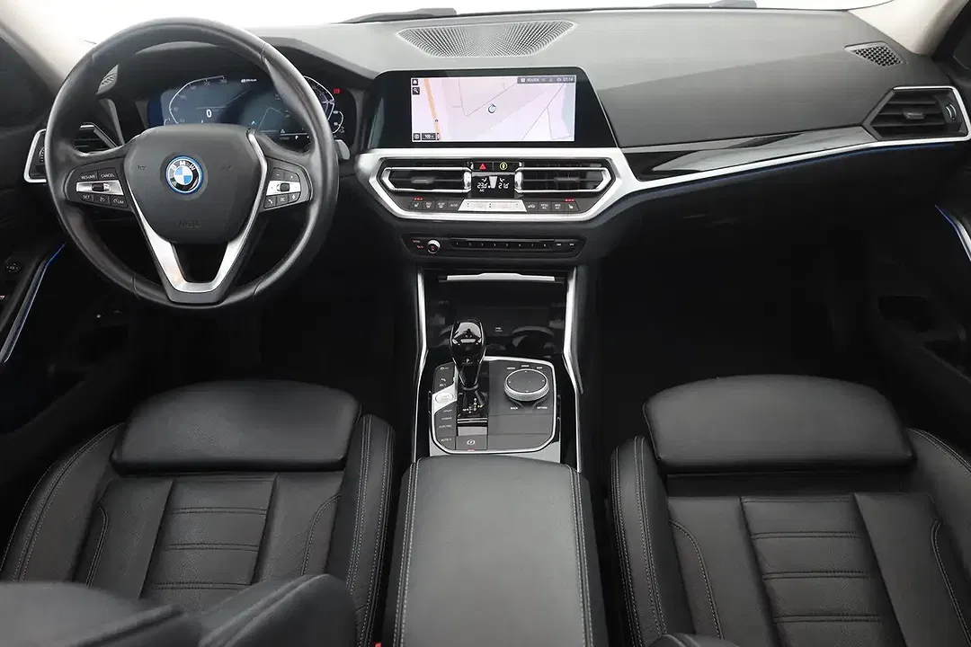 BMW 330 - Thumbnail 9