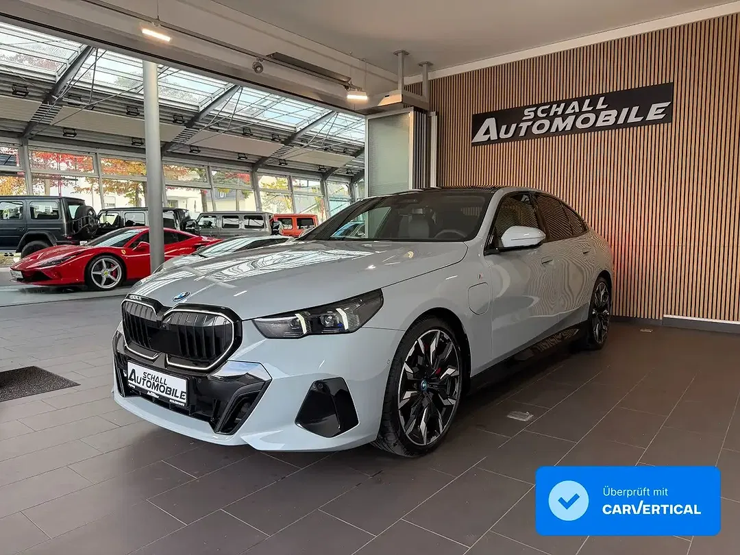 BMW 550 - Thumbnail 1