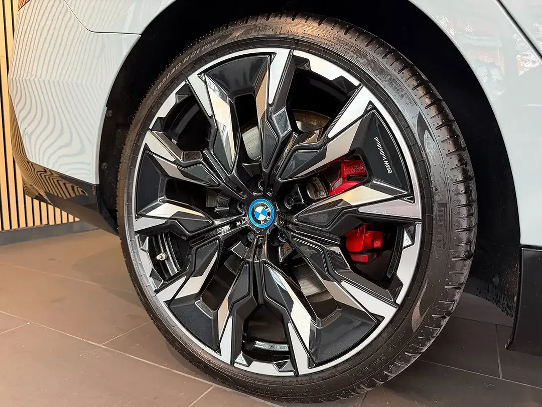 BMW 550 - Thumbnail 10