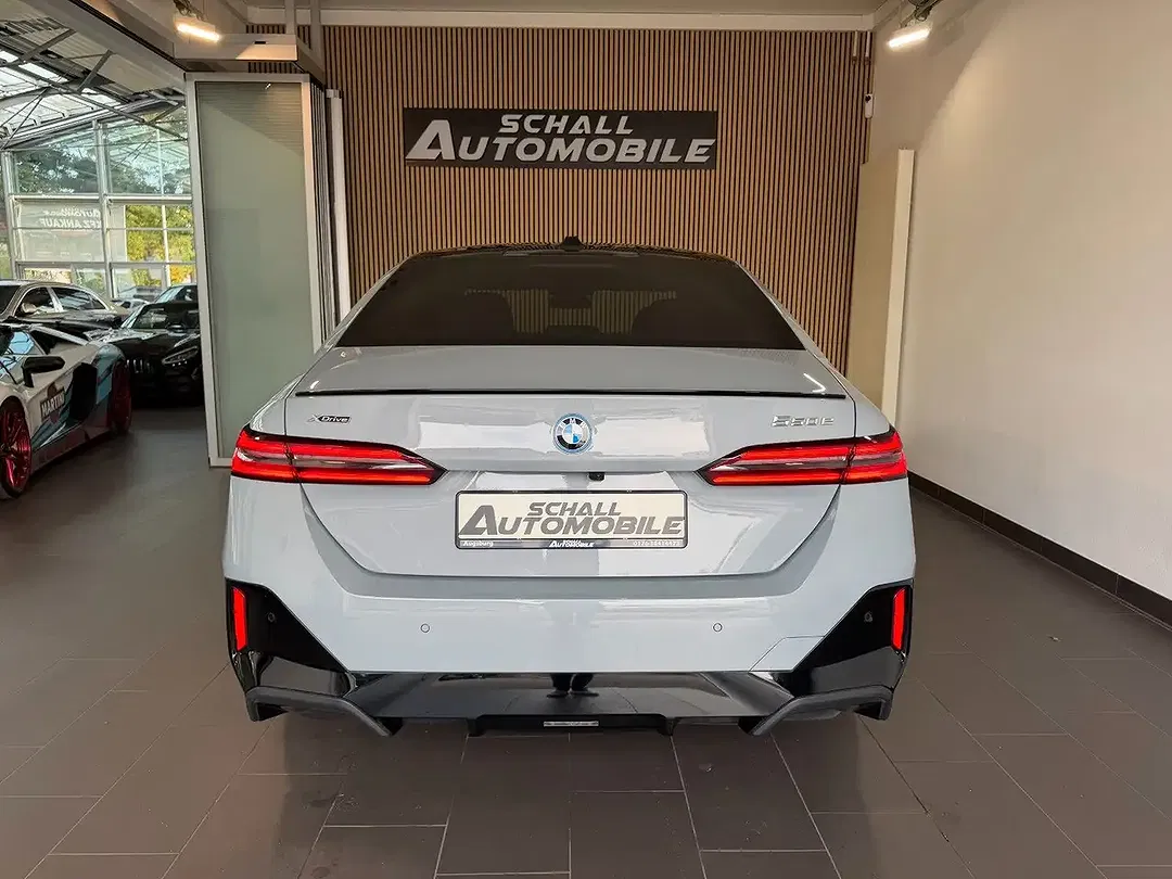 BMW 550 - Thumbnail 7