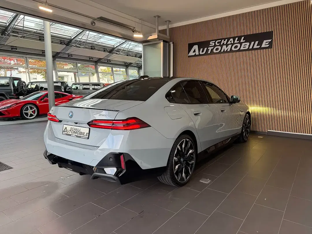 BMW 550 - Thumbnail 8