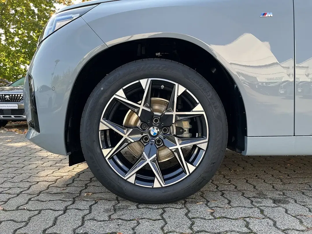 BMW X3 - Thumbnail 3