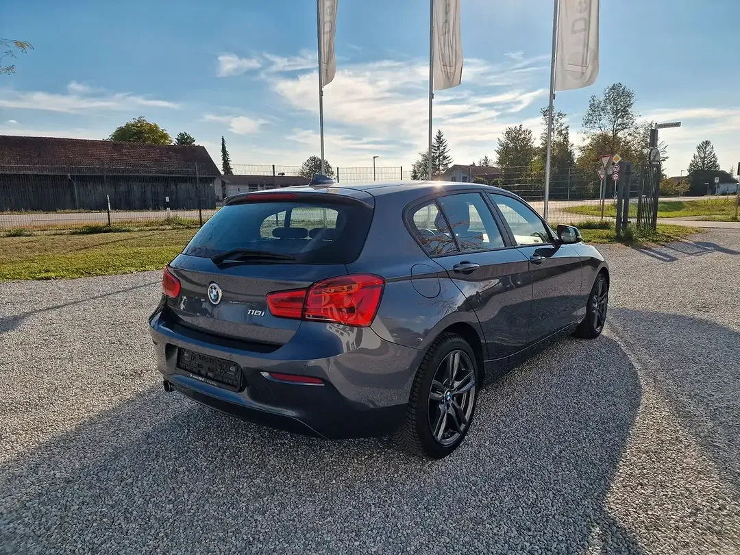 BMW 118 - Thumbnail 11
